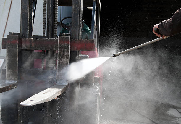 Best Building Exterior Pressure Washing in Osceola, WI